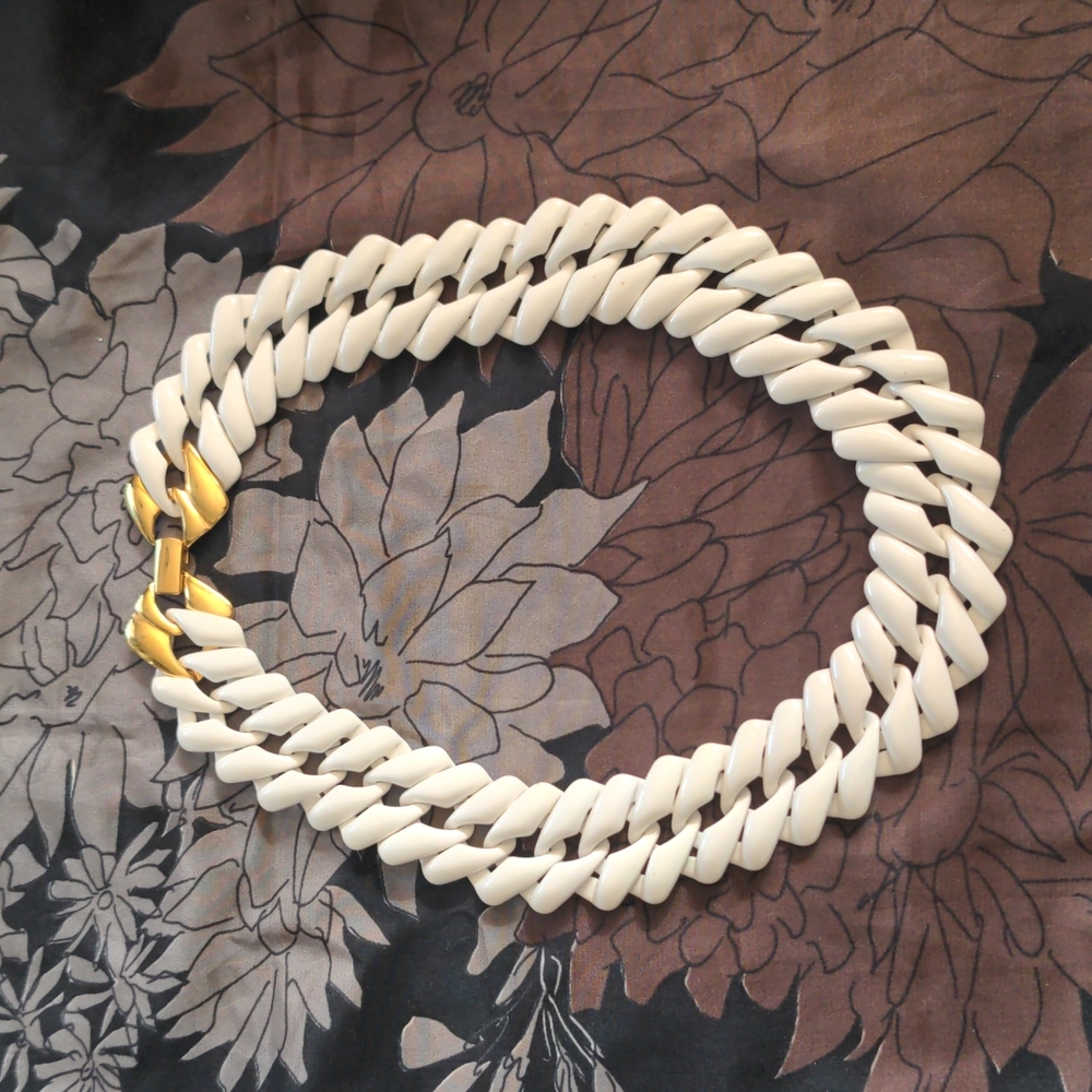 VTG Vintage Napier White Enamel Link Necklace